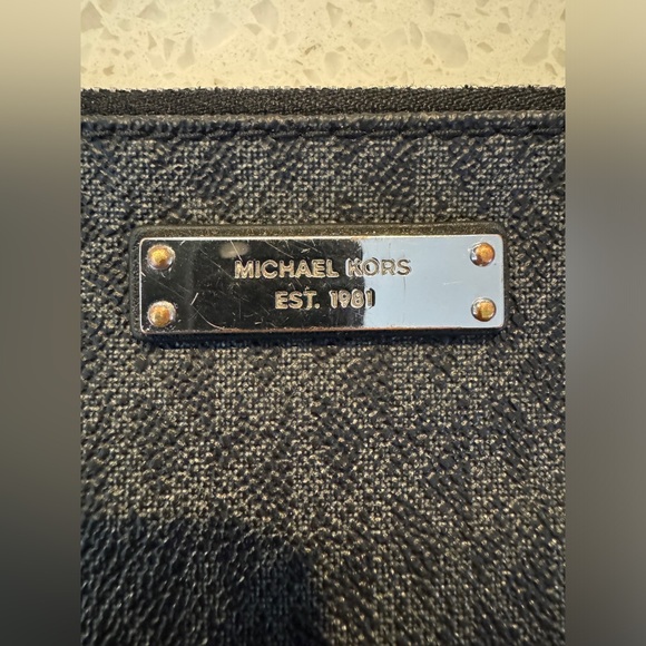 Michael Kors black Wristlet wallet - Picture 2 of 7